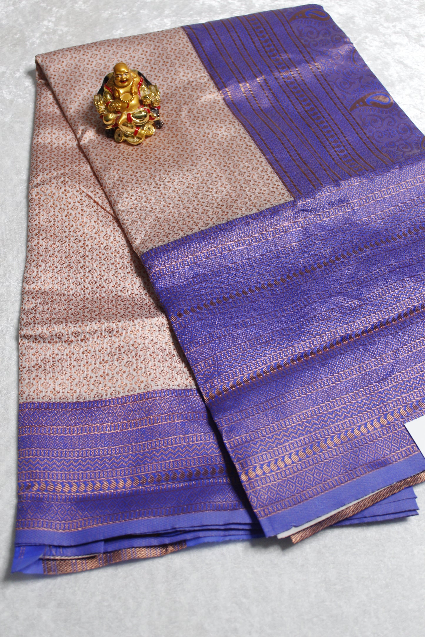 Jeyalakshmi Litchi Silk Saree